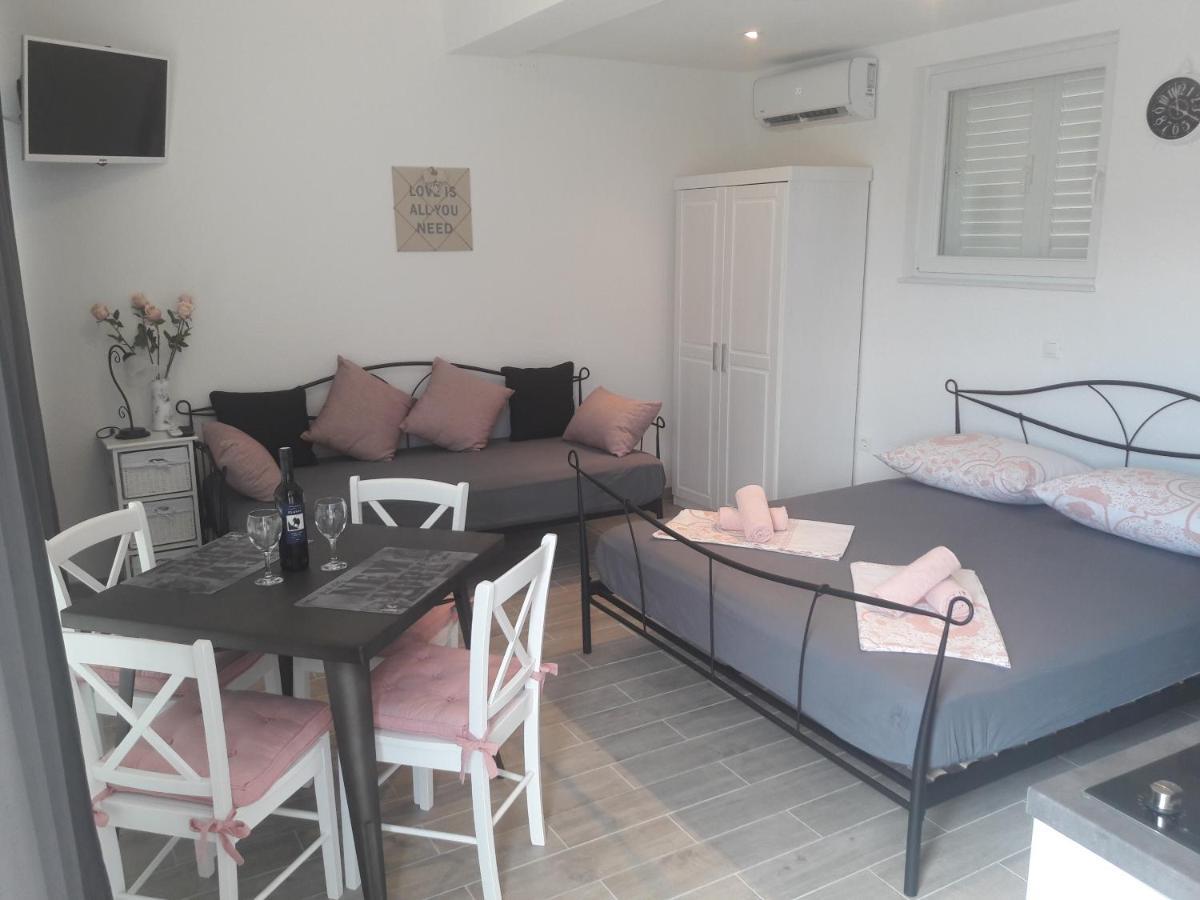 Ferienwohnung Nessa & Meli Makarska Exterior foto
