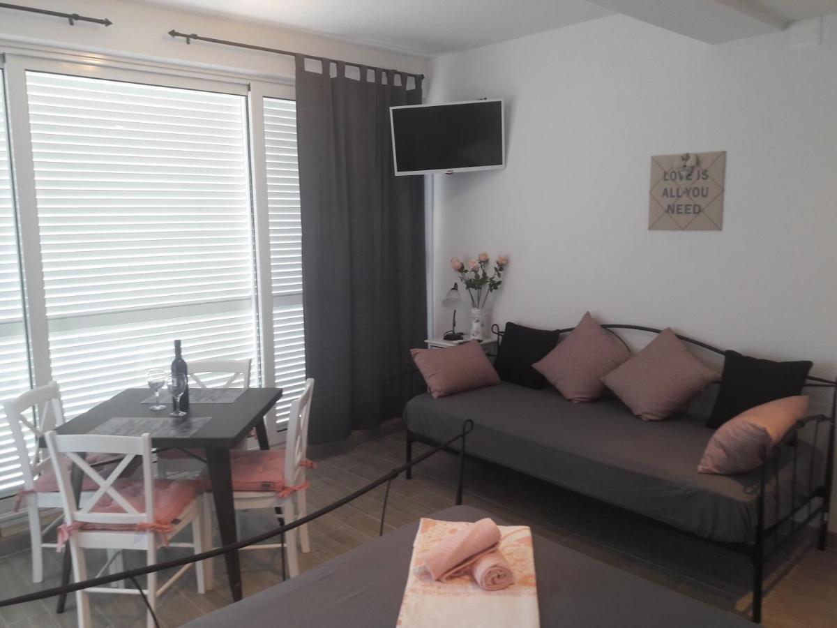 Ferienwohnung Nessa & Meli Makarska Exterior foto